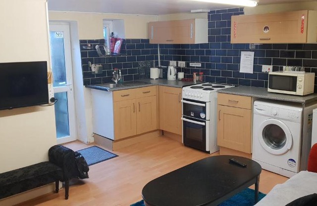 Private Basement Studio Flat with Modern Features