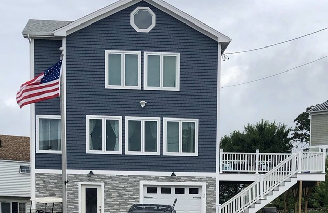 Private beach community home across the street access to Cornfield Point Beach.