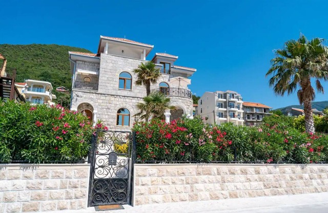 Private Beach, Full Sea View, Villa Garden Beach