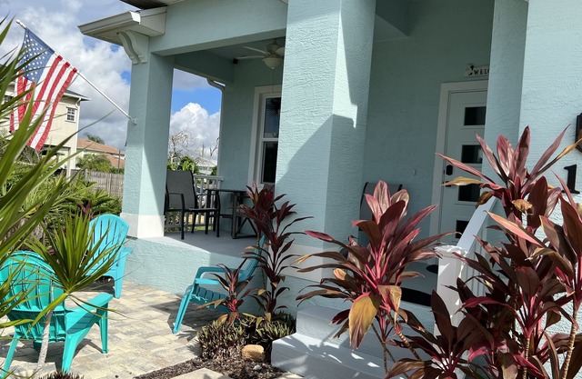 One Story Beach House, close Private Beach, Family & Dog Friendly with Bicycles
