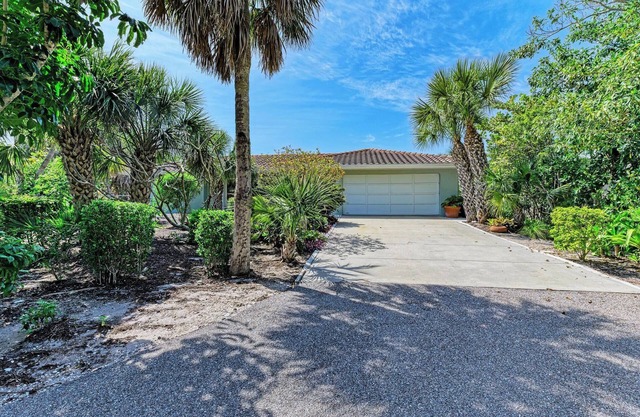 GATED PROPERTY-PRIVATE BEACHFRONT PROPERTY