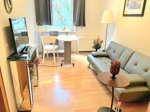 Private Bedroom and Bathroom in a Shared Apartment in the Heart of Gelsenkirchen