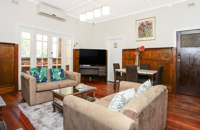 PRIVATE BEDROOM | CLOSE TO ASHFORD HOSPITAL, CITY & BEACH