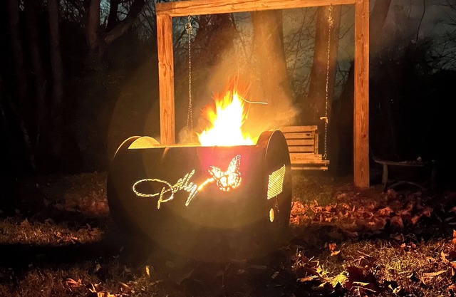 Cozy Creek -private, close to PF & Knox, DOG friendly,creek,large yard