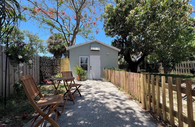 Private Cabana near West Palm and Lake Worth