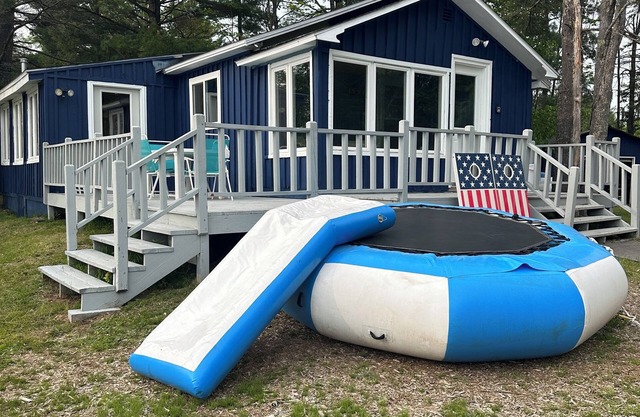 Maison de vacances sur un magnifique lac de 110 acres avec une plage de sable,