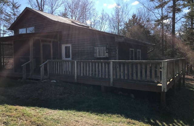 Cabine privée située dans une ferme Cidery + Winery + Farm