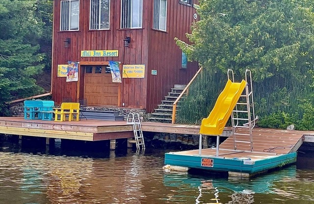 CABINE PRIVE ON CHIPPEWA Flowage (MOORES BAY). ATMOSPHERE TROPICAL, 100FT DOCK
