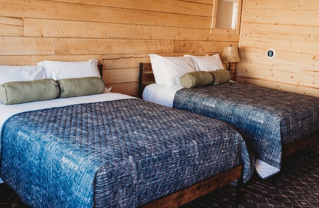 Private cabins near Goblin Valley State Park. Pet-Friendly!
