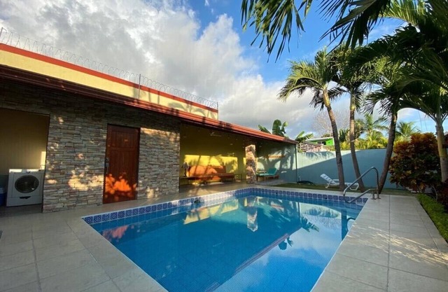 Private Beach House avec piscine
