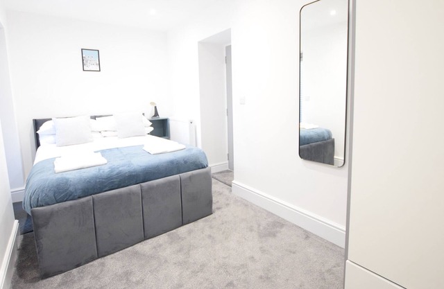Private City Centre Apartment- parking