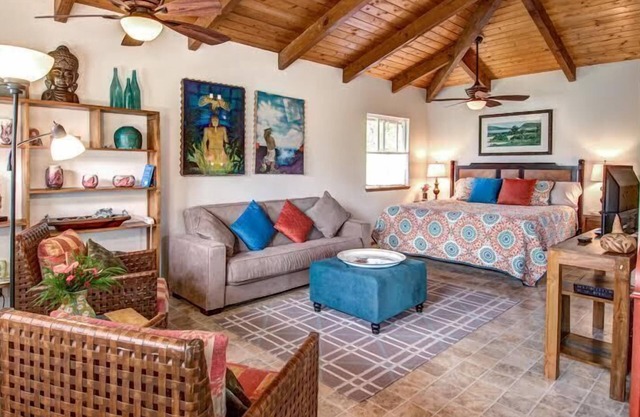 Cottage privé contemporain avec bain à remous 100 $