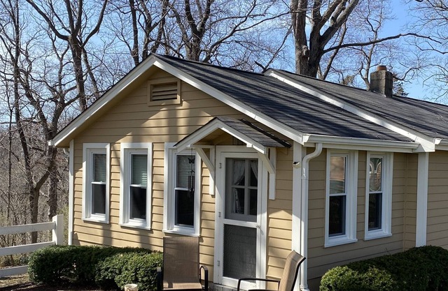 Private cottage close to interstate and shopping.