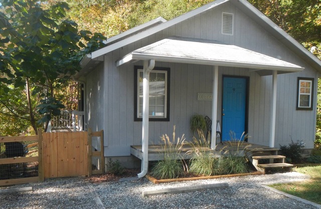 Cottage privé au 3B's Inn Bed Breakfast & Biscuits