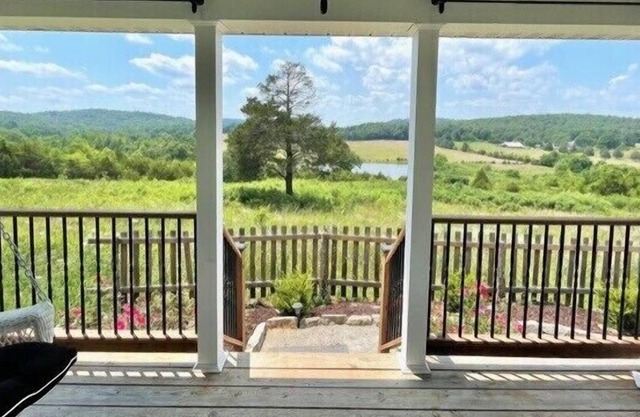 Séjour privé dans un cottage à flanc de colline à la ferme paisible d'Ozark