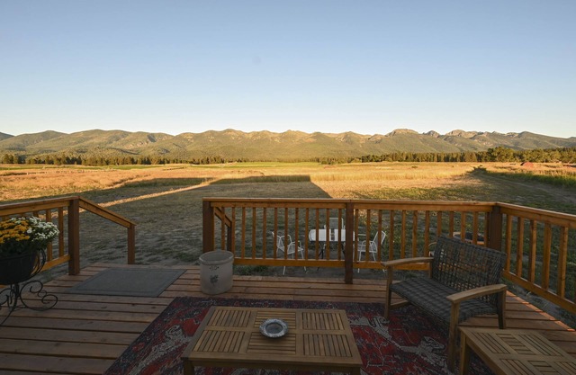 Private country guest cottage w/ views of the Missions -Only 5 minutes from town