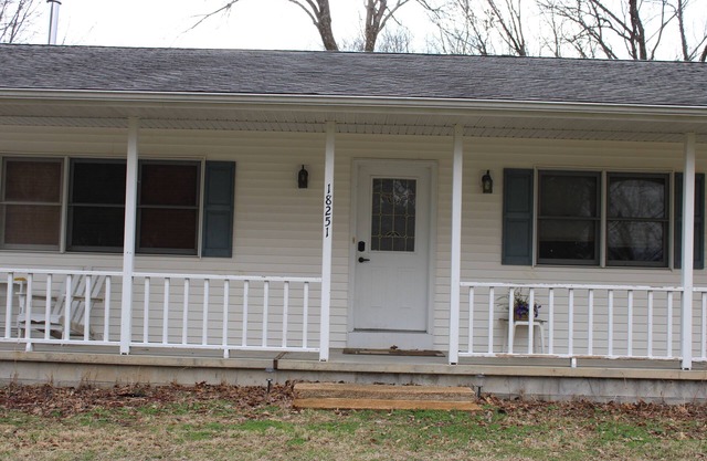 Private country setting. 8 stall horse barn. just 10 minutes from town