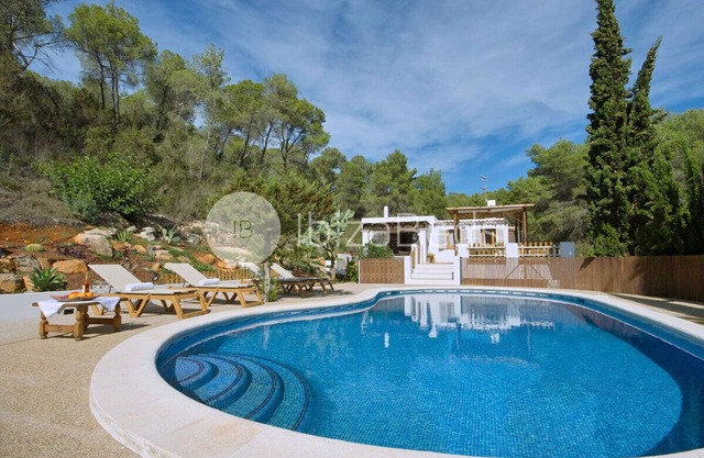 villa de campagne privé plage et la ville à 6 km, Wifi, Aircon, piscine