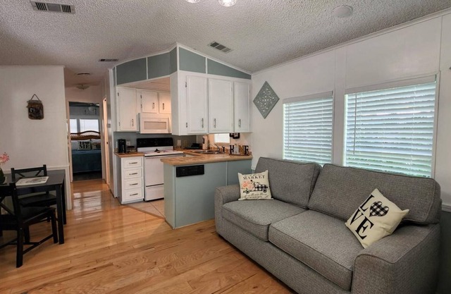 Private Cozy Cottage w/ Porch and Backyard Firepit! 108