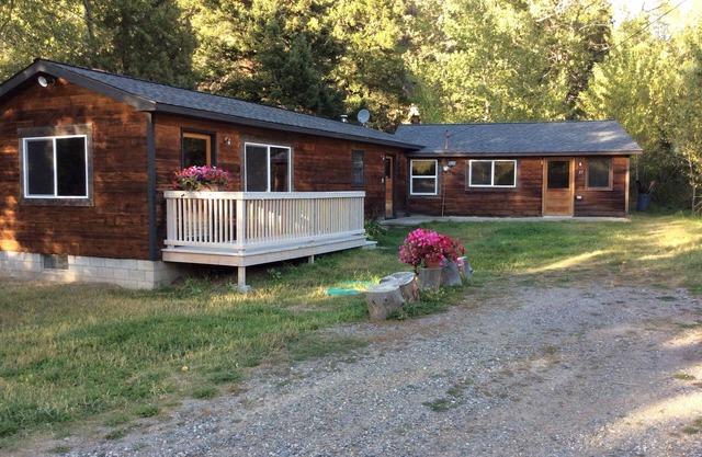 Privé, Cozy, Mountain Home situé sur une Trout Stream - 10 Miles To PNY