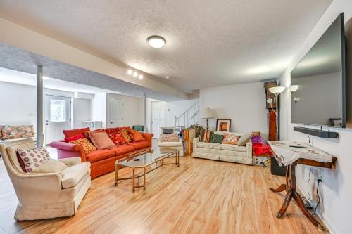 Private Deck Berkeley Springs Getaway!