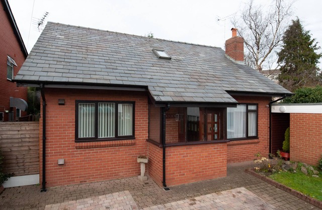 Private detached 3 bedroom bungalow in Preston