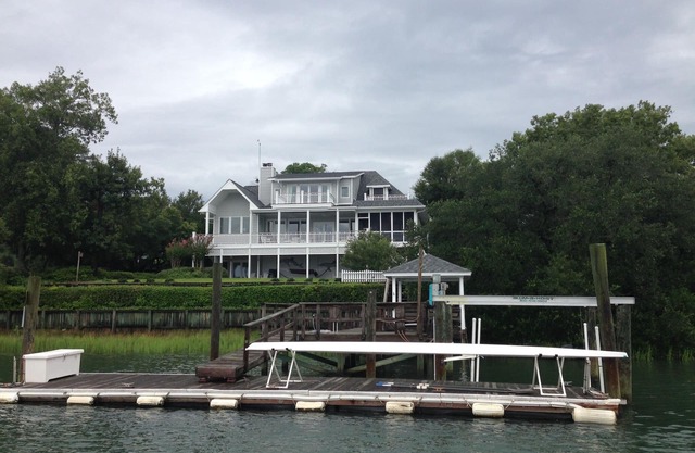 Confidentialité, vues incroyables sur le front de mer "Maison Blanc": ICW / Figure 8 Son: 10 couchages