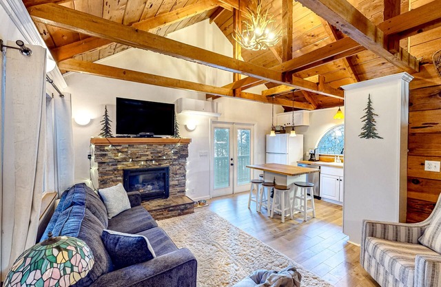Private dog-friendly cabin with pool access, mtn views, & deck - near skiing