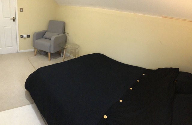Chambre Double Privée Avec Nouvelle Salle De Douche En-suite