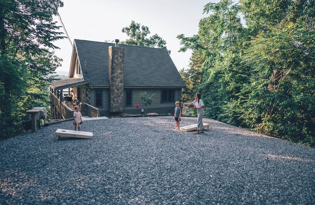 Upscale Tippy Canoe Cabin | Scenic Views, Hot Tub, Great for Families; 25 min PF