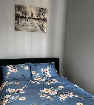 Private ensuite room close to Rotherham city centre 2