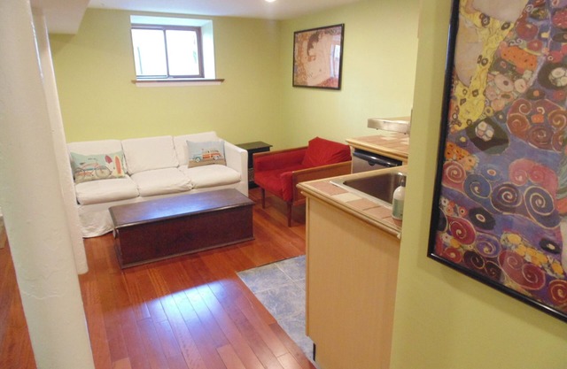 Entrée privée confortable studio avec kitchenette dans de beaux Windsor Terrace!