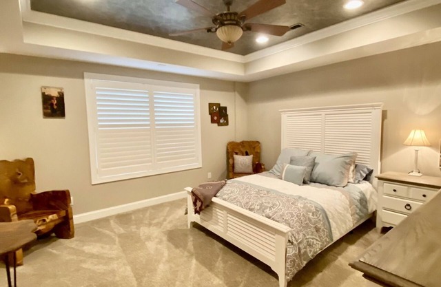 Private Entry In-Law Suite, Close to Hall of Fame w/ Hot Tub and Personal Spa!