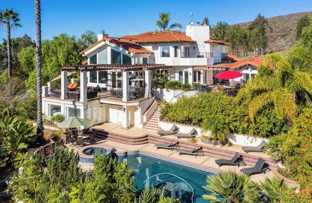 Private Estate w/ Pool, Hot Tub & Tennis Court Near Encinitas | The Ranch