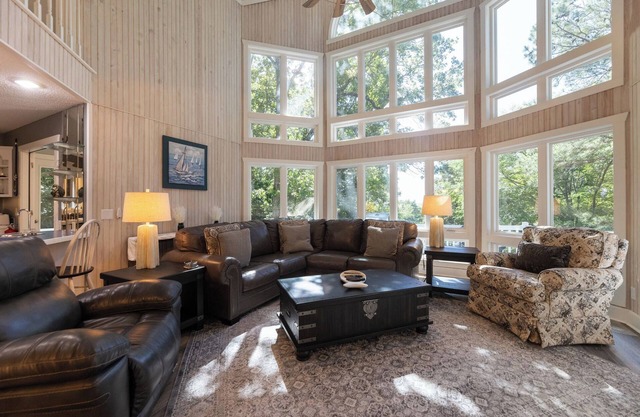 PRIVATE EXECUTIVE SUITE