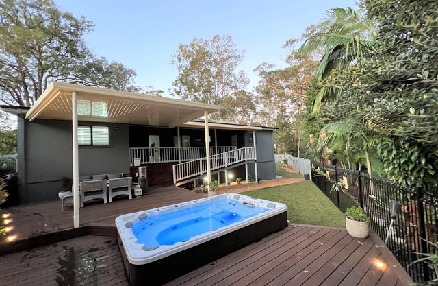 Private family spa, pet-friendly, coastal