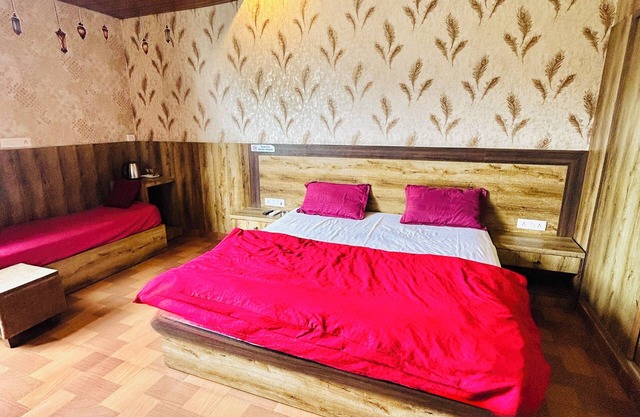 Private Floor Retreat - Quiet Escape in the City- 204