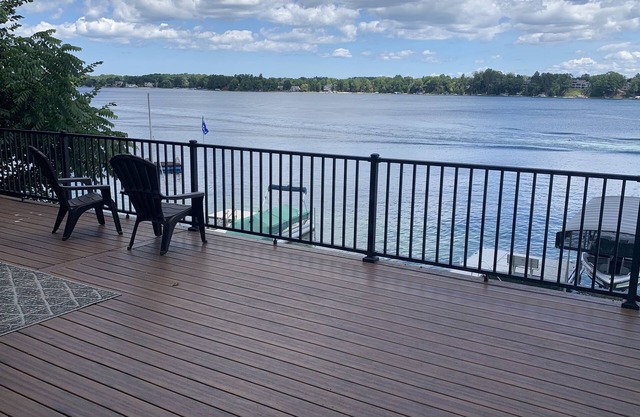 Private Frontage on Beautiful Silver Lake!