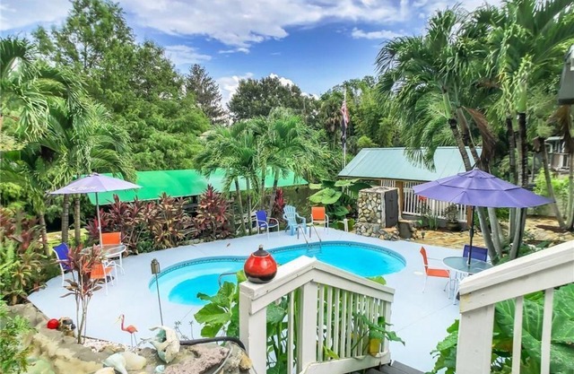 Private Ft Myers Retreat - Piscine, bain à remous, salle de théâtre, kayaks