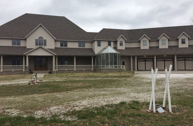 Privé, gated manor sur 17 acres à quelques minutes de Branson, MO