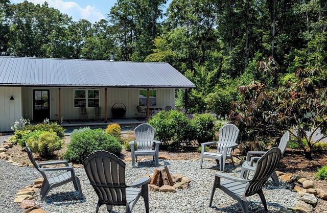 Private Getaway Outside Chattanooga - Close to Fall Creek Falls & State Parks