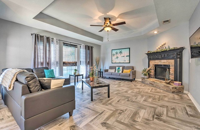 Private Gulf Breeze Gem w/ Easy Shore Access!
