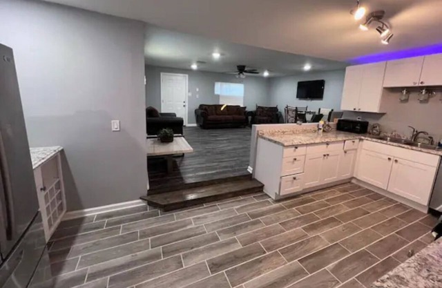 Private Home 6 Car Gated Parking