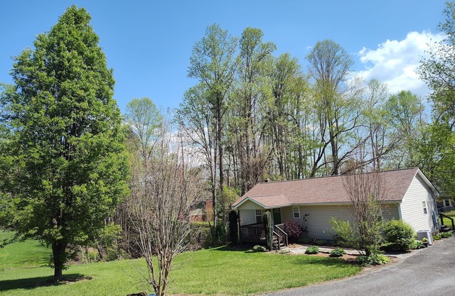 Private home convenient to everything WNC Ag Cntr,Airprt,Sierra Nevada,DT&more