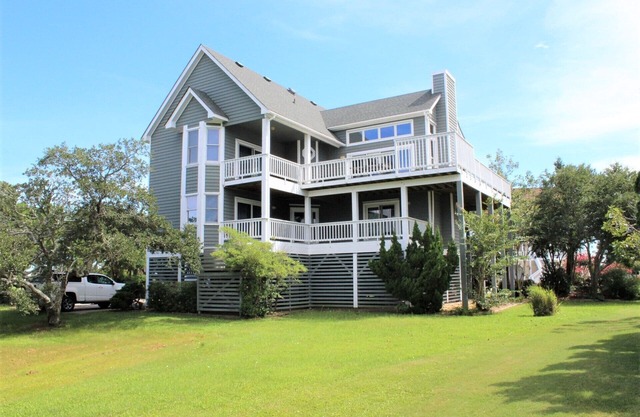 Private Home | Dock Space | Two Bikes | Screened Porch