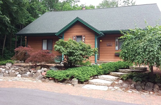 Maison privée sur vingt hectares boisés.