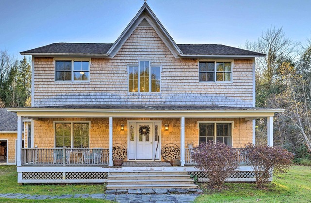 Private Home w/ Hot Tub Near Jay Peak Slopes