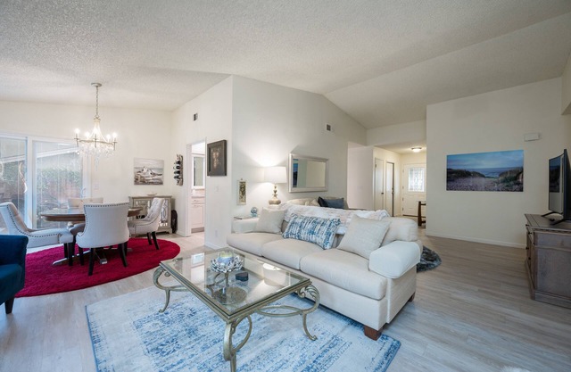 3 Bd. Maison dans un quartier paisible 1 mi. du centre-ville de Pismo, petit animal OK