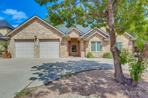 Private Hot Tub and Patio Golf Retreat in Canyon!