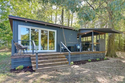 Private Hot Tub, Fire Pit! Pickwick Lake Escape